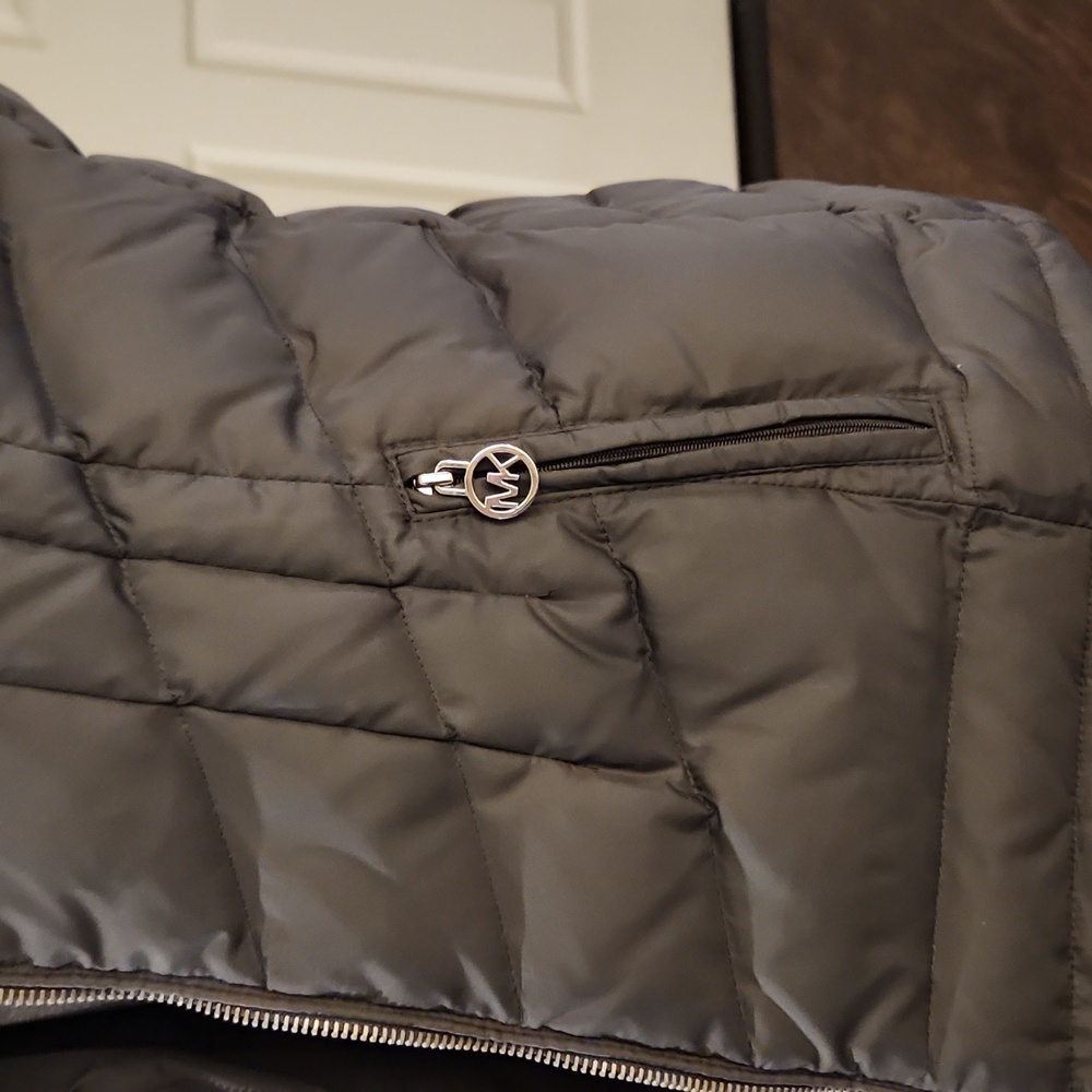 NWOT Michael Kors Puffer Vest - Picture 3 of 6